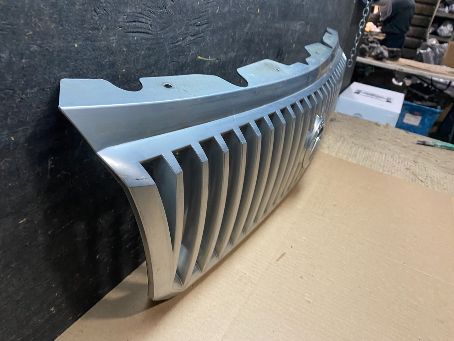 2002 to 2005 Mercury Mountaineer Front Upper Grill Grille Oem W5680 DG2