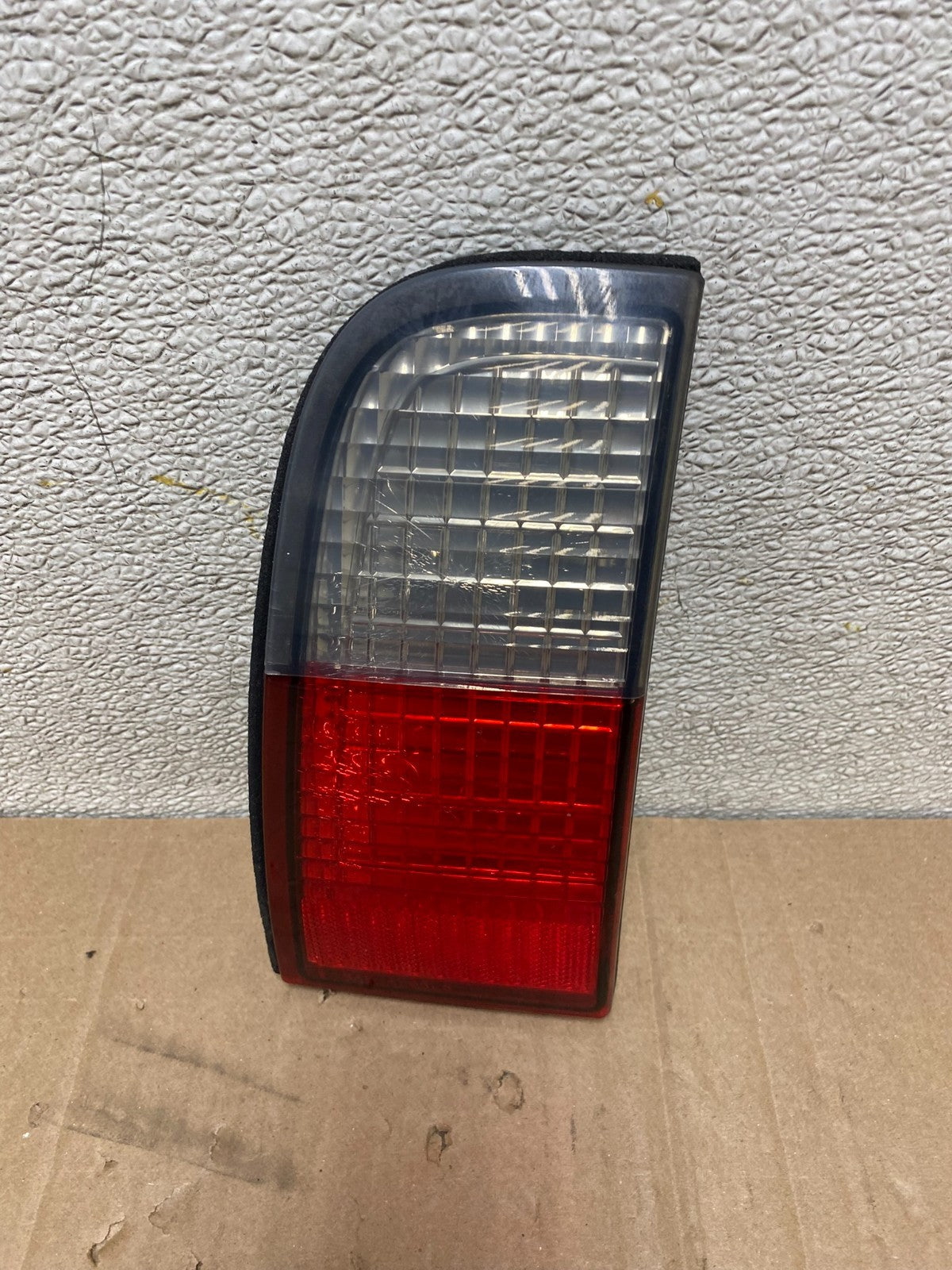 2003 2004 2005 2006 Lincoln Ls Right Passenger RH Inner Tail Light Oem T8252 DW0