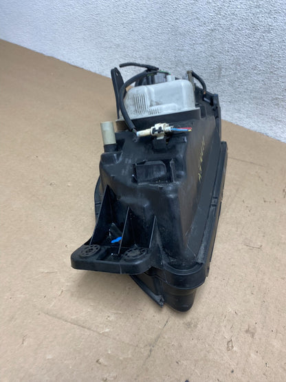 2001 to 2004 Subaru Legacy Outback Right Passenger Rh Headlight AG4610 DW9