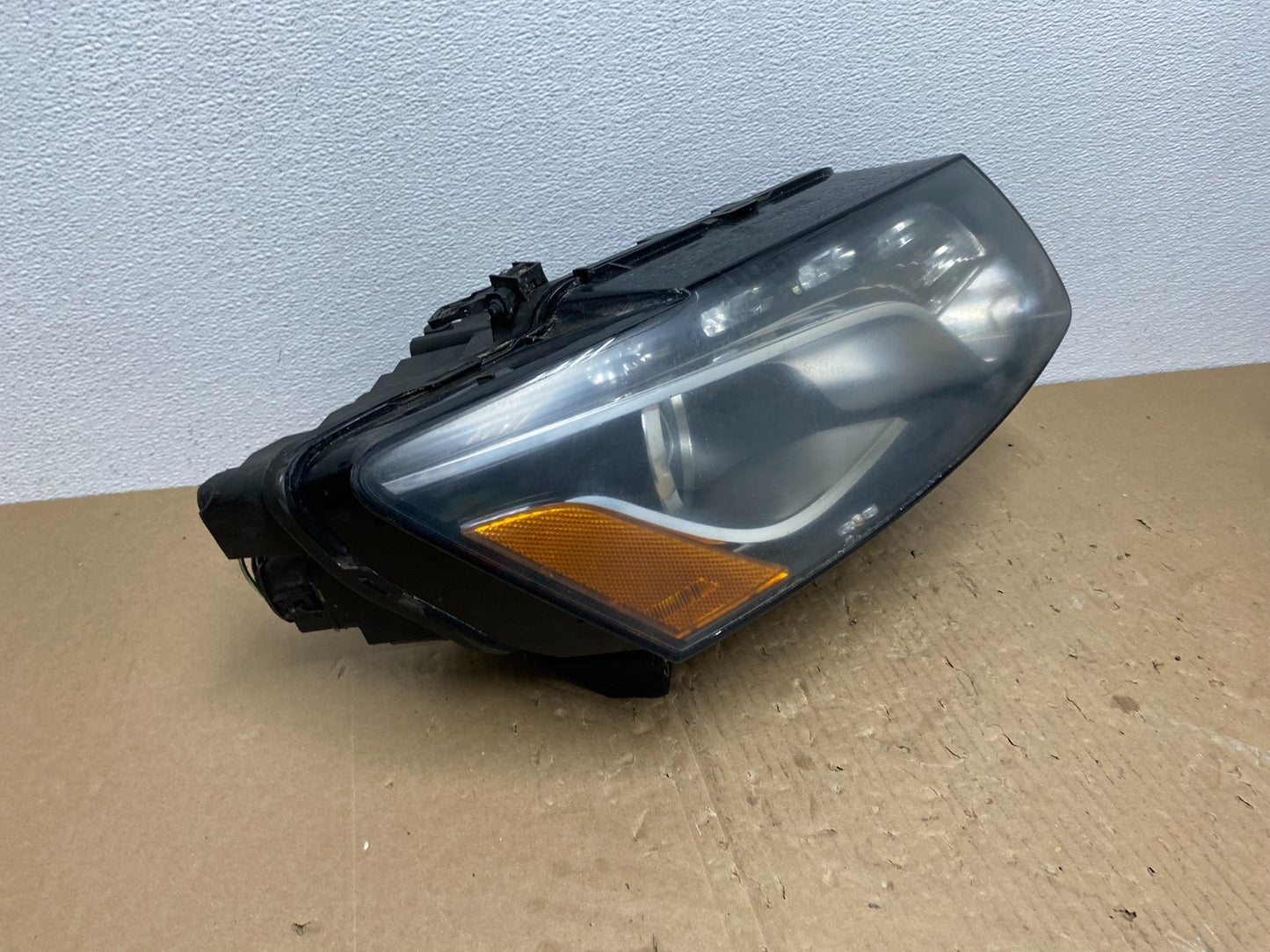 2009 to 2012 Audi Q5 Right Passenger RH Side Xenon HID Headlight AB6951 DW2