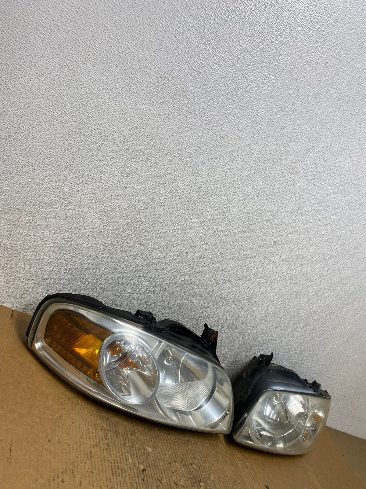 2004 - 2006 Nissan Sentra Halogen Left+Right Headlights AE2657 DW1