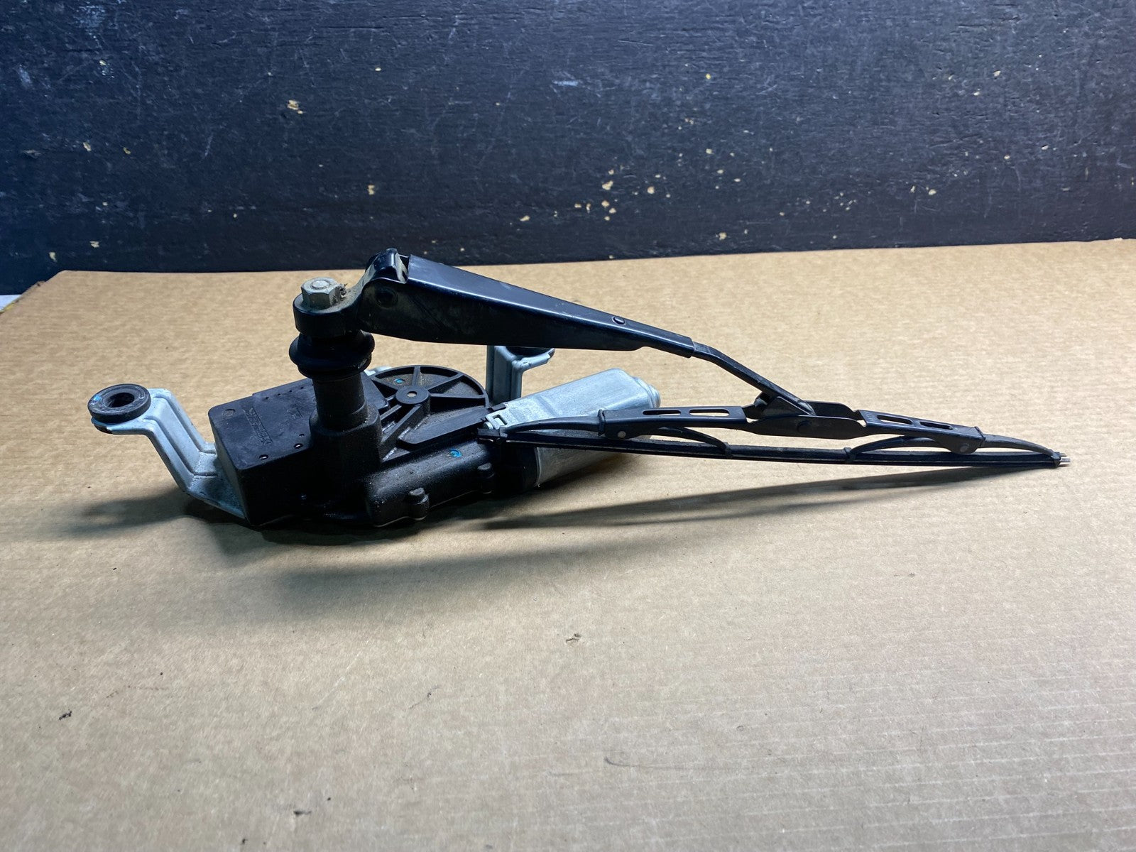 2010 to 2016 Cadillac SRX Rear Windshield Washer Wiper Motor OEM z9045 DG3