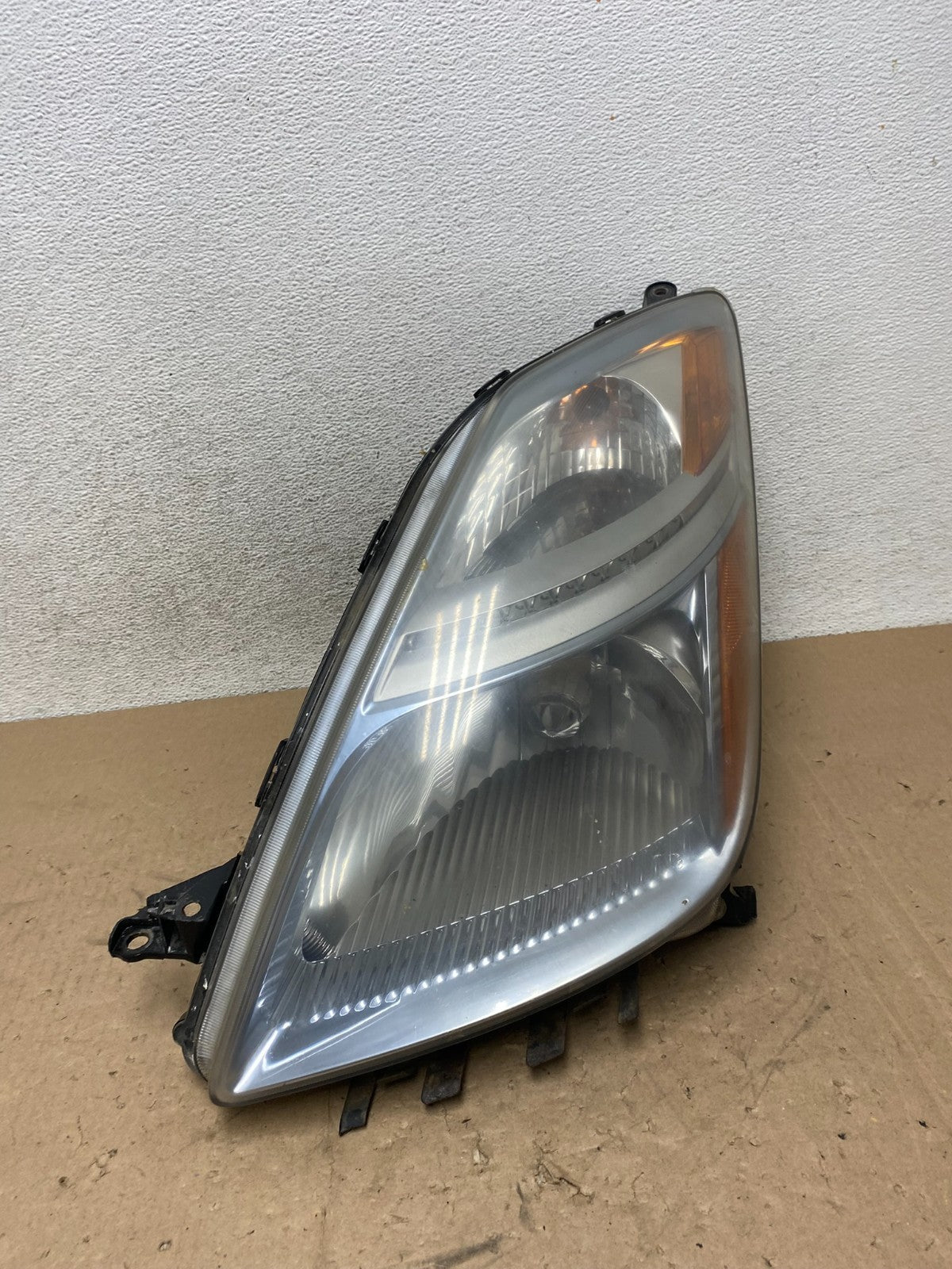 2006-2009 Toyota Prius Left Driver LH Side Blue Headlight Halogen AG5445 DW0