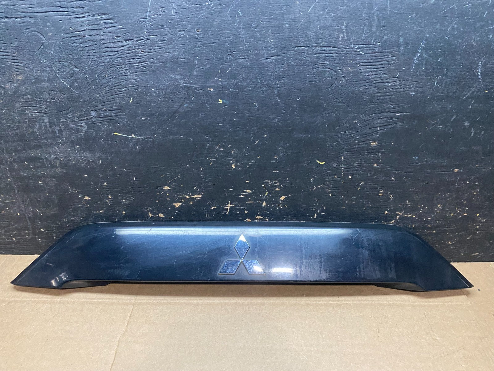2007 to 2013 Mitsubishi Outlander Rear Hatch Tailgate Trim Molding OEM Y9269 DG0
