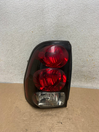 2002 to 2009 Chevrolet Trailblazer Left Driver LH Side Tail Light AH9537 LK0