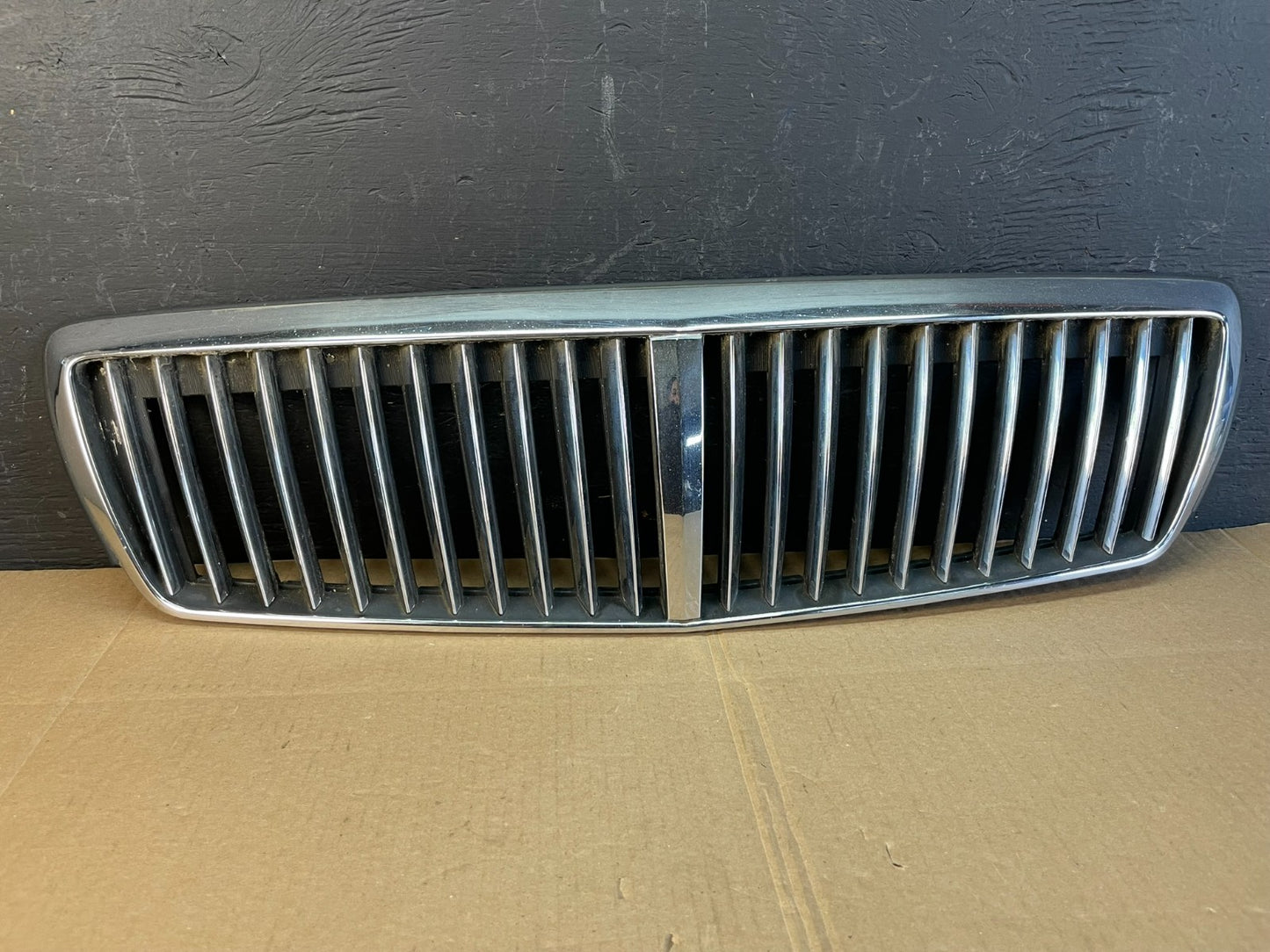 2002 to 2005 Hyundai Azera XG350 Front Upper Grill Grille W/Emblem OEM AC2248 DG0