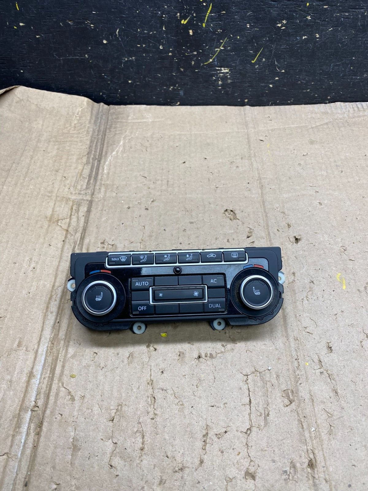 2009 - 2012 Volkswagen CC Center Climate Control Panel AC Heater X5976 DG0
