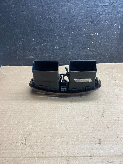 2004 to 2009 Cadillac SRX Front Center Dash A/C Air Vent ah5396 DG3