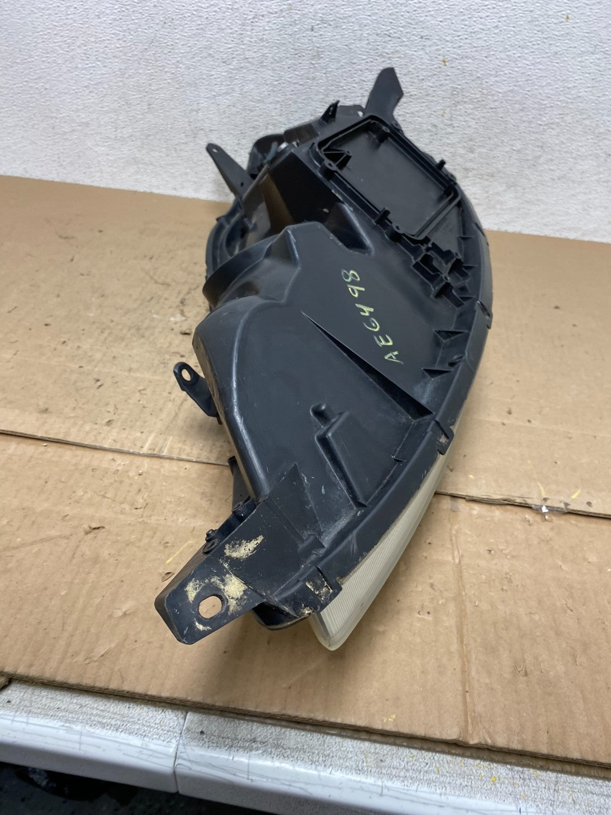 2006 to 2010 Toyota Sienna Right Passenger Rh Side Headlight Halogen AE6498 DW9