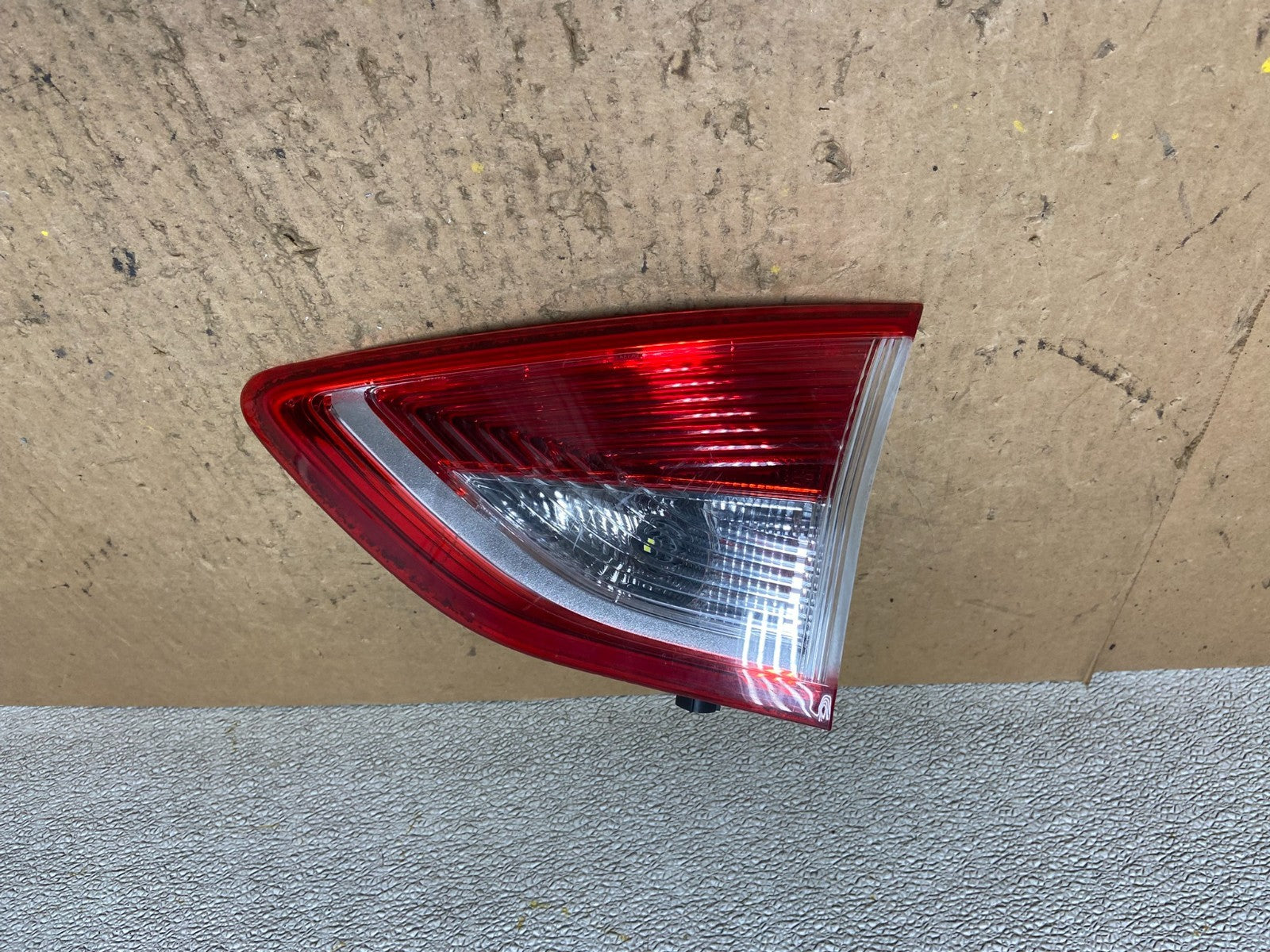 2013 to 2016 Ford Escape Right Passenger RH Side Inner Tail Light OEM AA0103 DW0