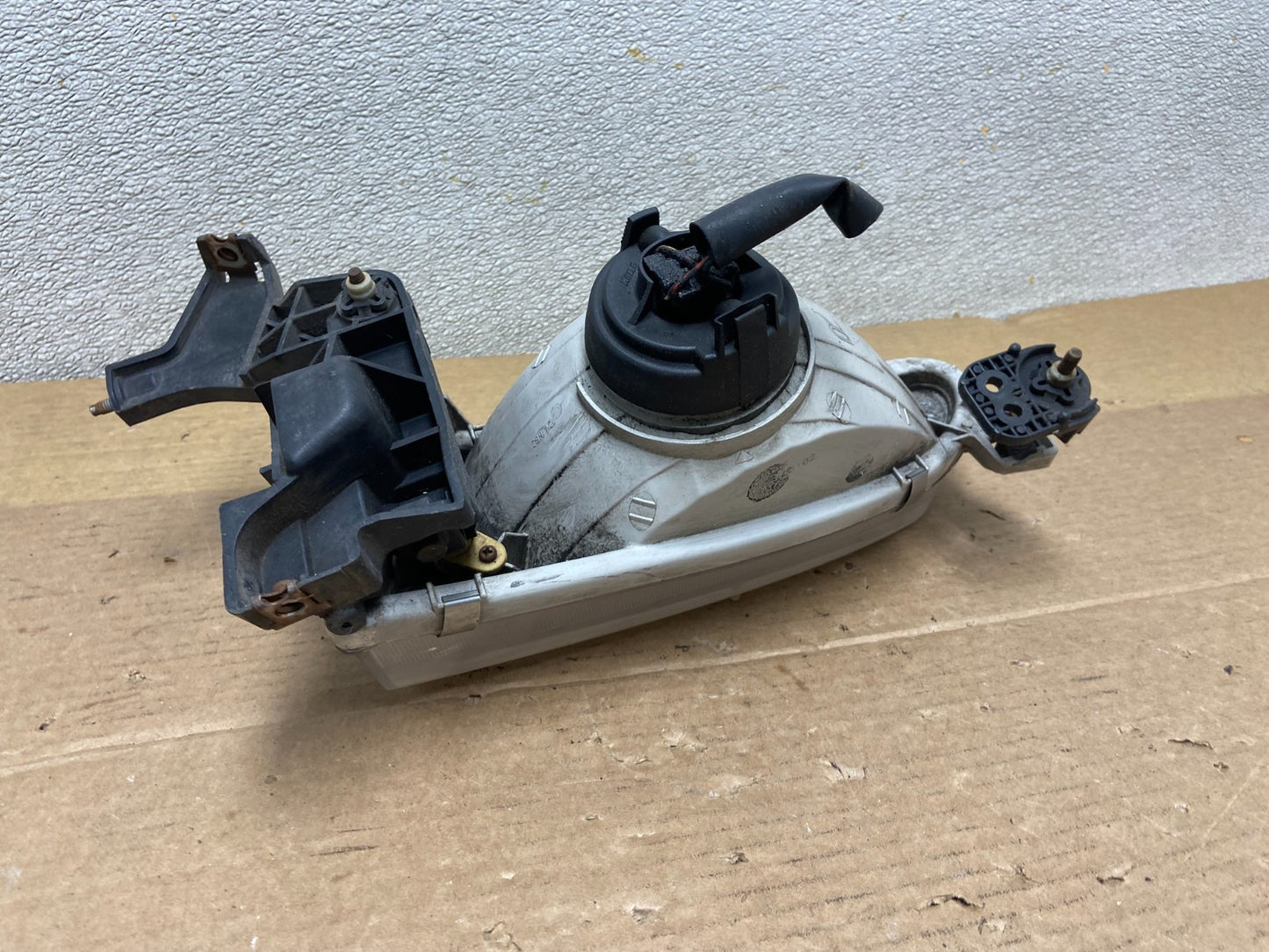 1998 to 2000 Toyota Corolla Front Right Passenger RH Headlight AB5219 DW5