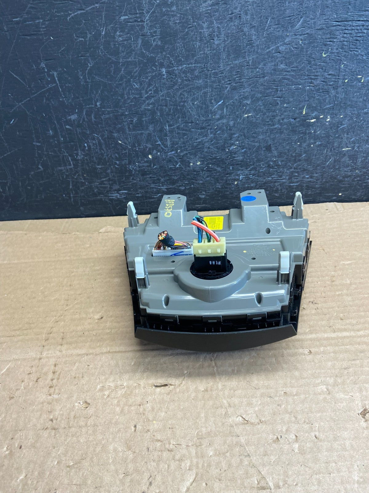 2017 to 2018 Hyundai Santa Fe Automatic Climate AC Heater Control AF2570 DG4