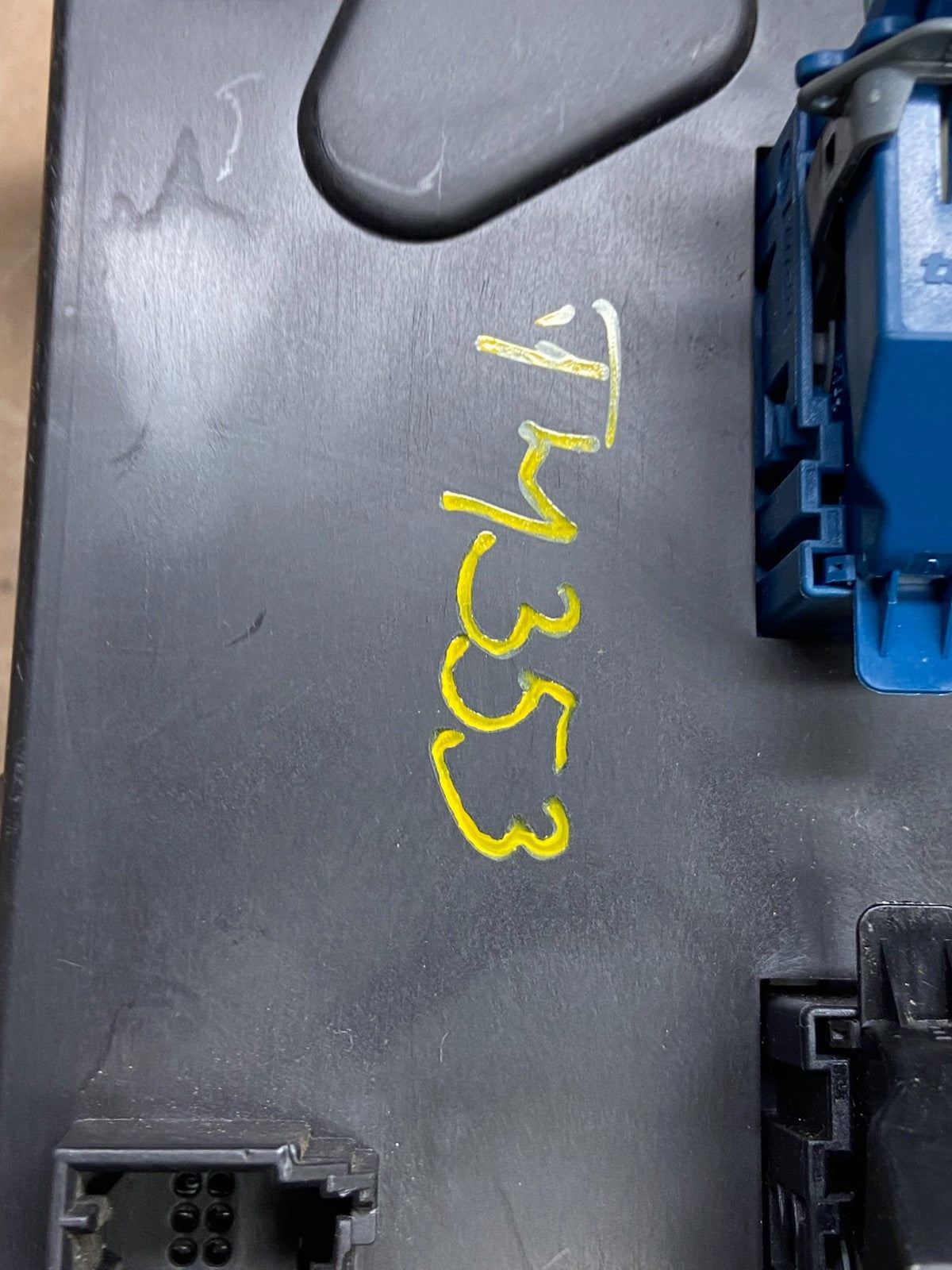 2008 to 2015 Nissan Armada Display Screen Navigation Information T4353 DG7