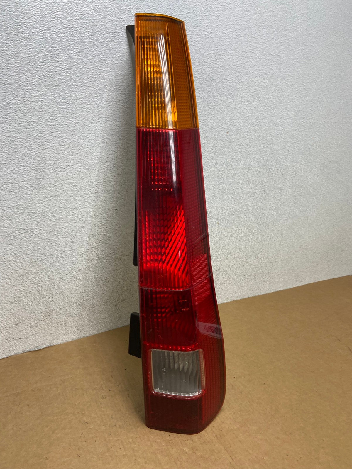 2002 - 2004 Honda Crv Cr-v Right Passenger Rh Side Tail Light AD4536 LK2
