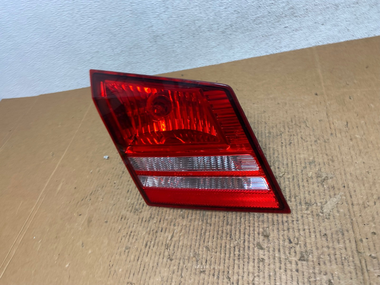 2009-2011 Dodge Journey Left Driver Inner Trunk Lid Tail Light AE1489 LK1