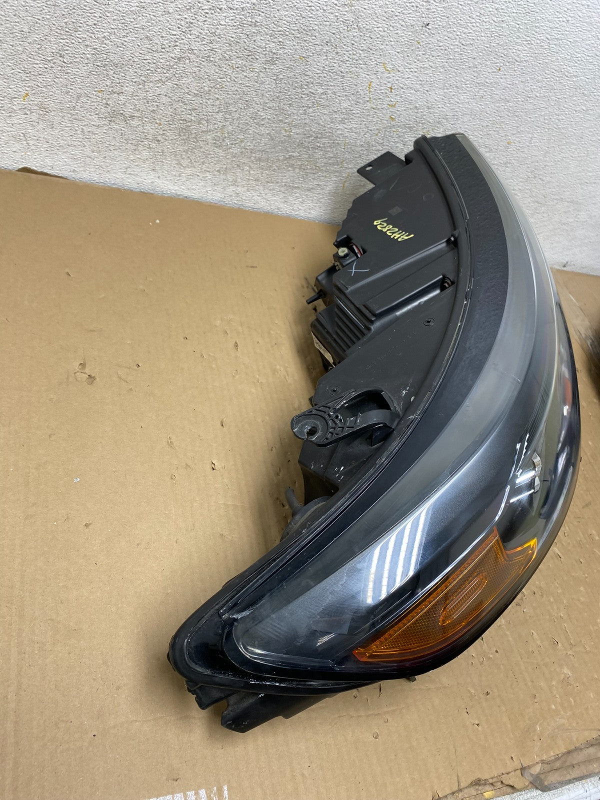 2020-2023 Ford Explorer Right Passenger Side Headlight AH2829 DW5