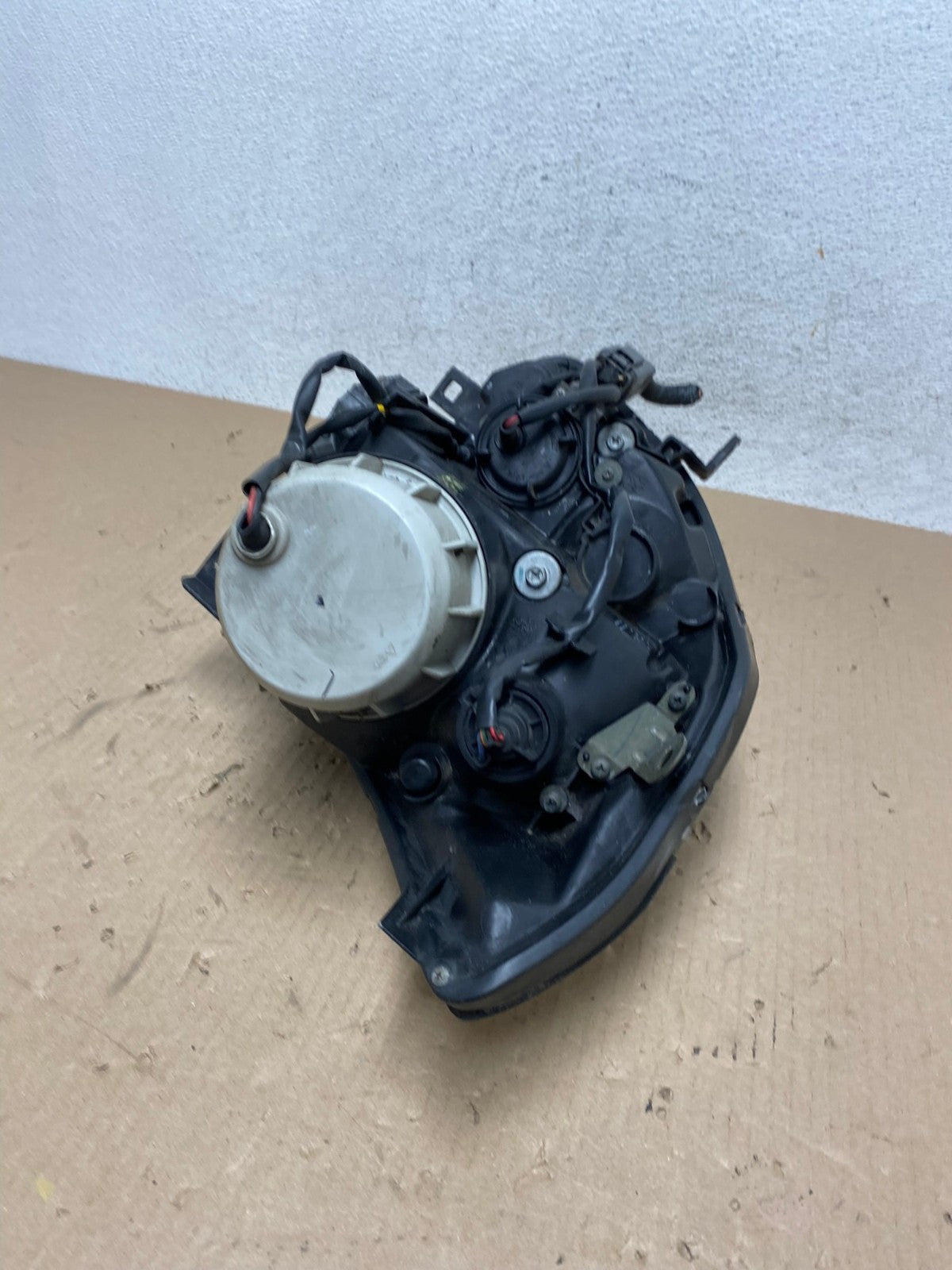 2004 2005 2006 Nissan Maxima Right Passenger Side Headlight Xenon HID AE8800 LK5