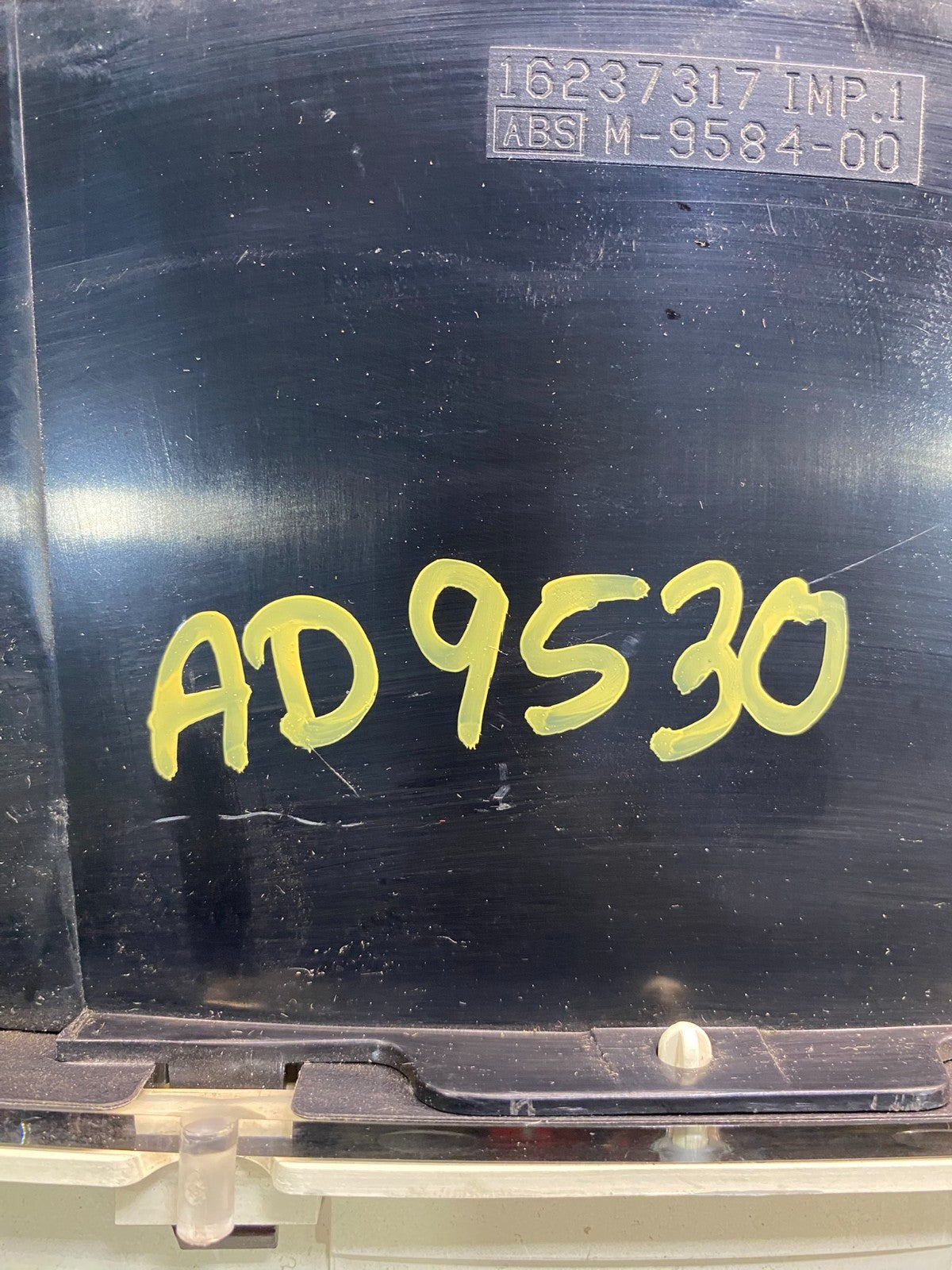 1996 to 2000 Chevrolet Express Speedometer Cluster Gauge AD9530 DG8