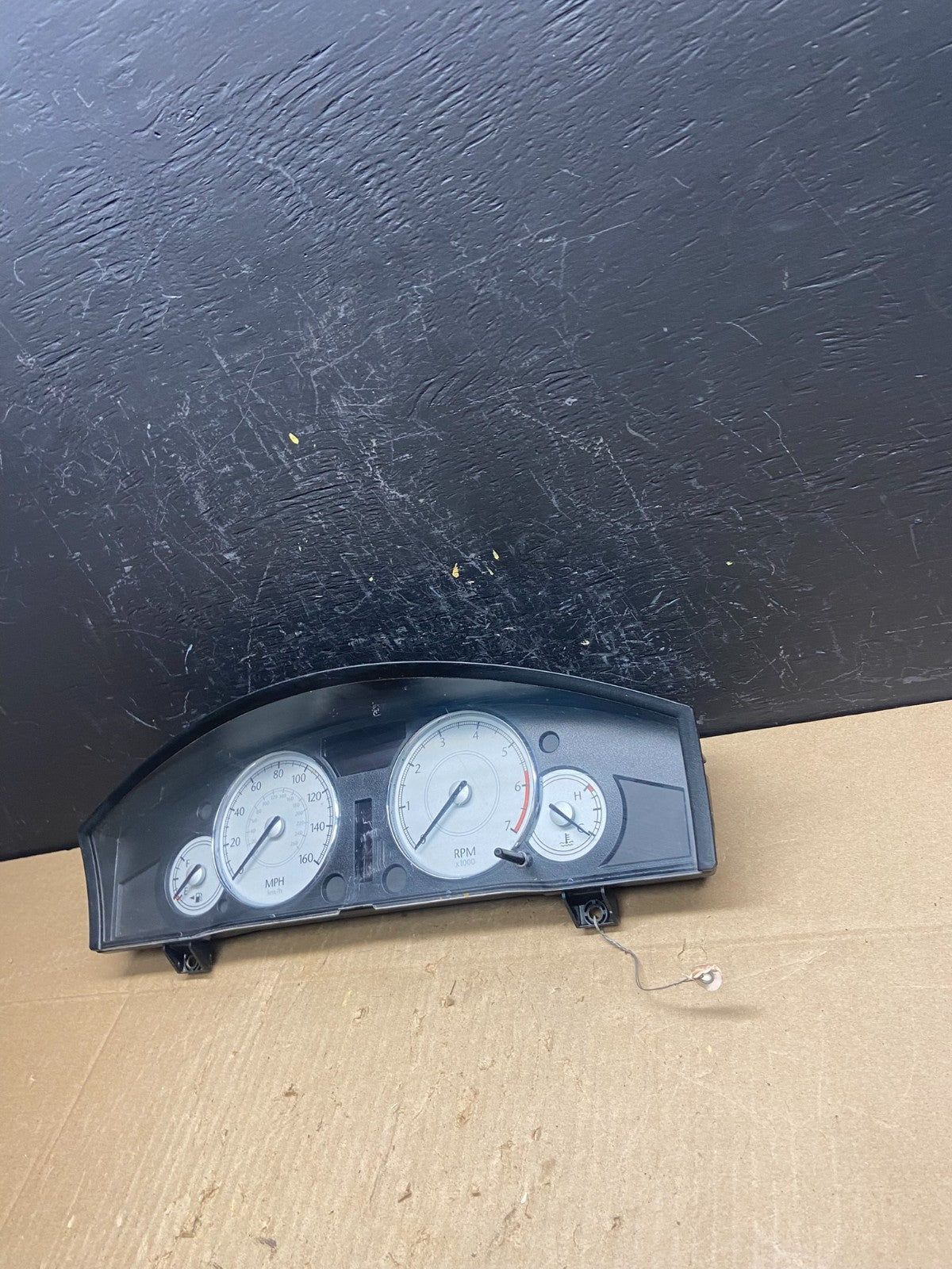 2007 Chrysler 300C Speedometer Instrument Cluster Gauges OEM AB9770 DG1