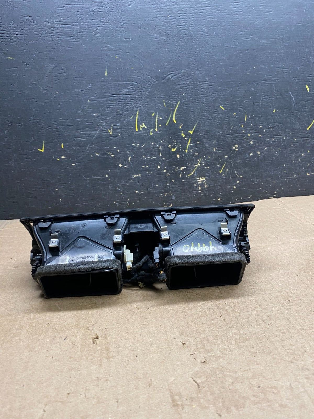 2010 to 2013 BMW X5 X6 Center Console Dash Air Vent OEM Y9940 DG3
