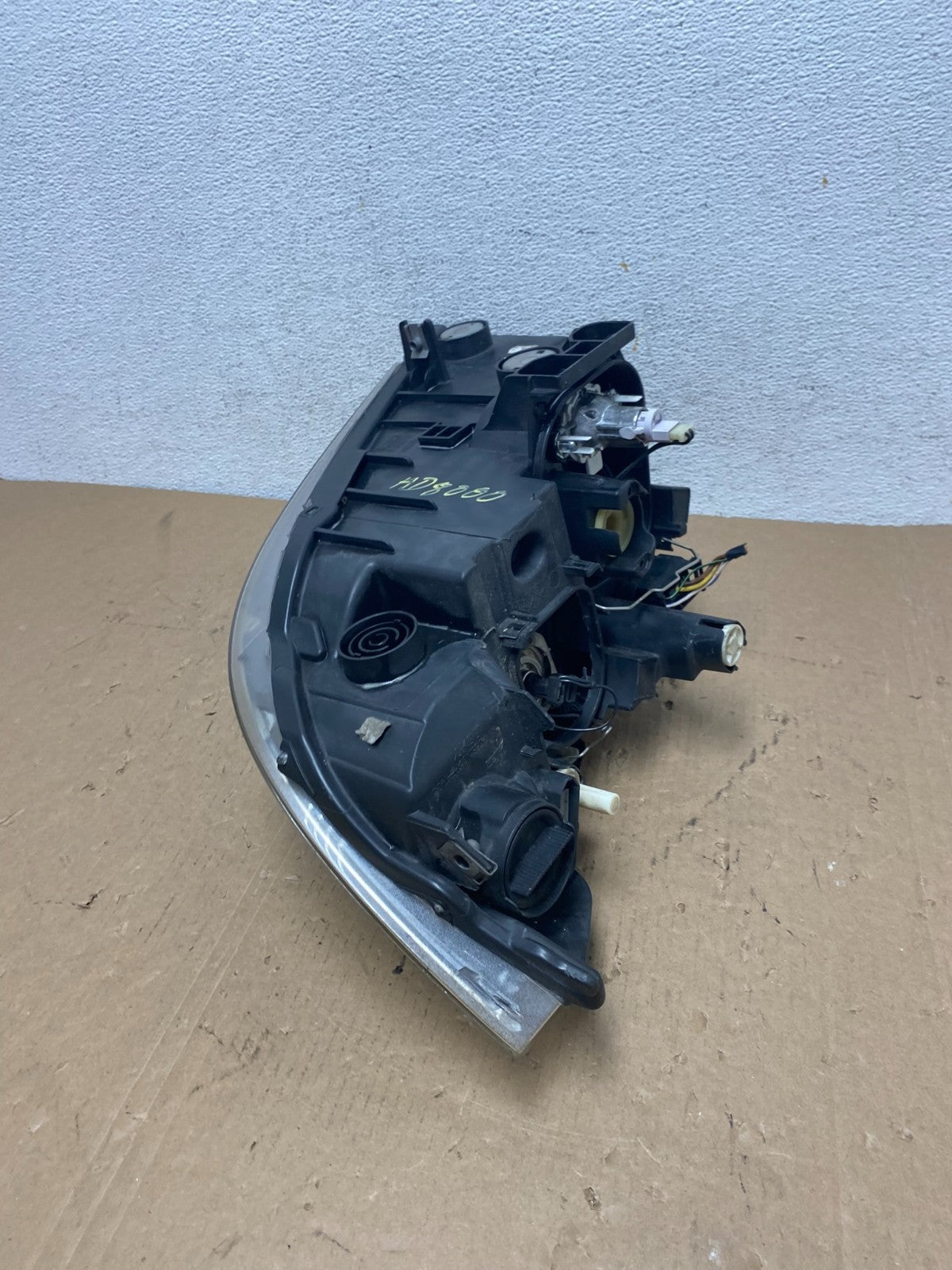 2009-2011 BMW 3 Series 328i 4/D Sedan Headlight Halogen Right Passenger AD80006