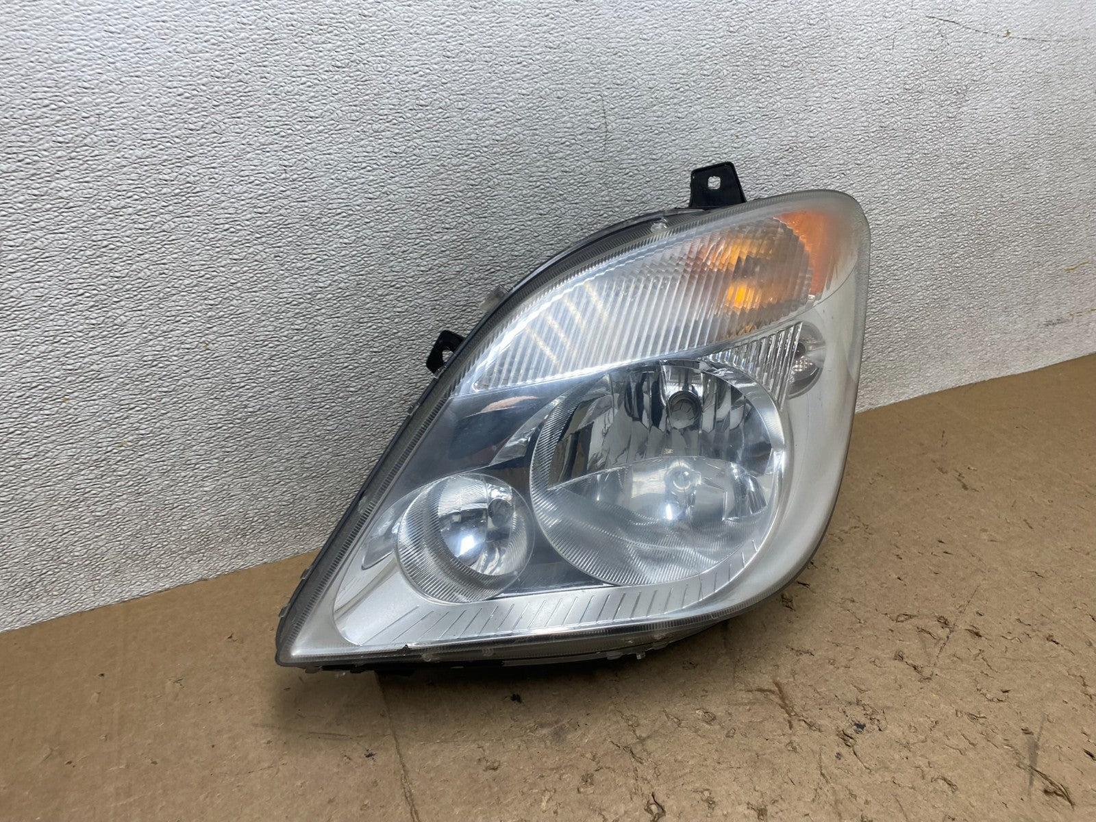 2007 to 2013 Mercedes Sprinter Headlight Left Driver Side Halogen Oem X2364 DW2