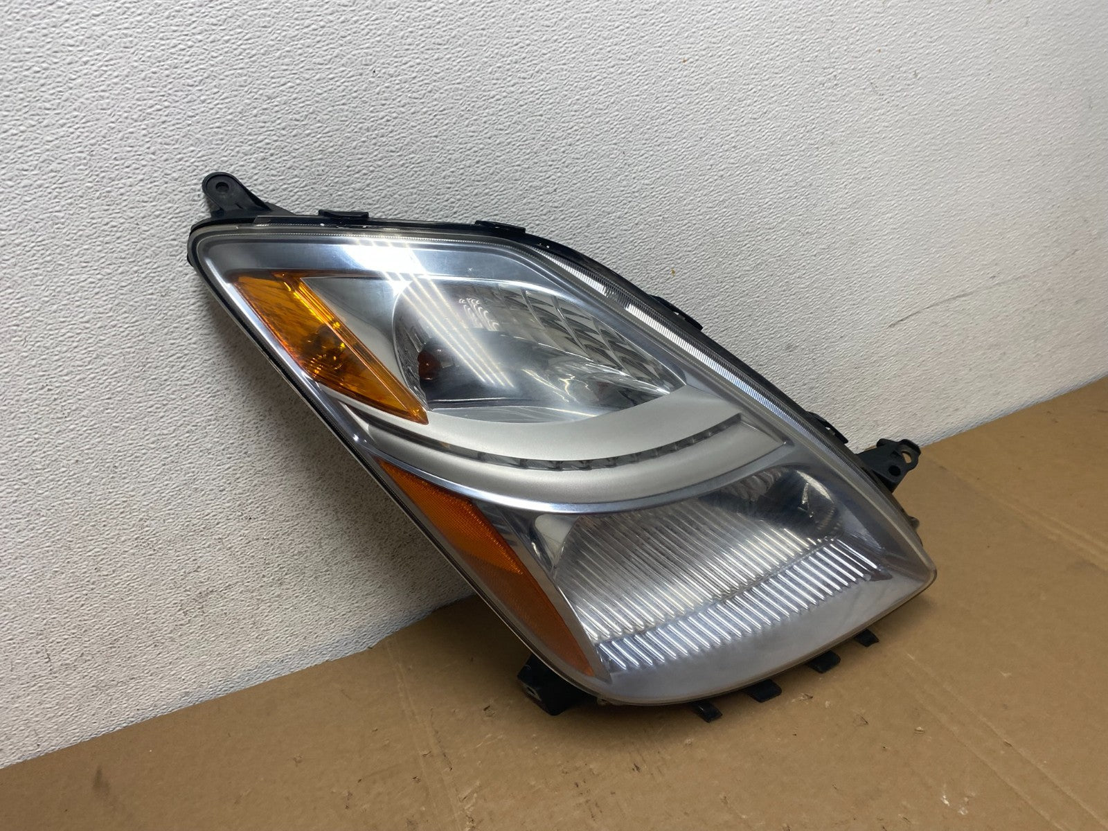 2006 - 2009 Toyota Prius Right Passenger Rh Side Headlight Halogen AD7927 DW2