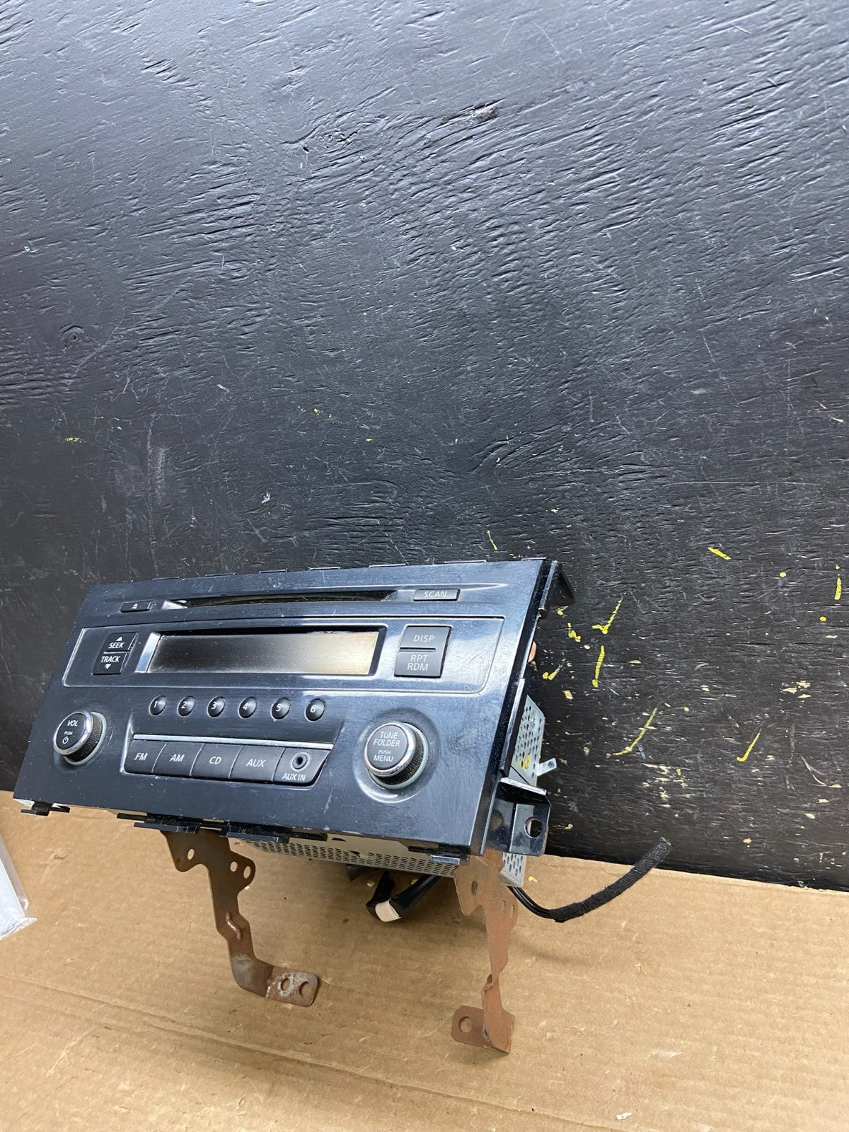 2013 to 2015 Nissan Altima Radio Cd Mp3 Player AUX Port W1880 DG2