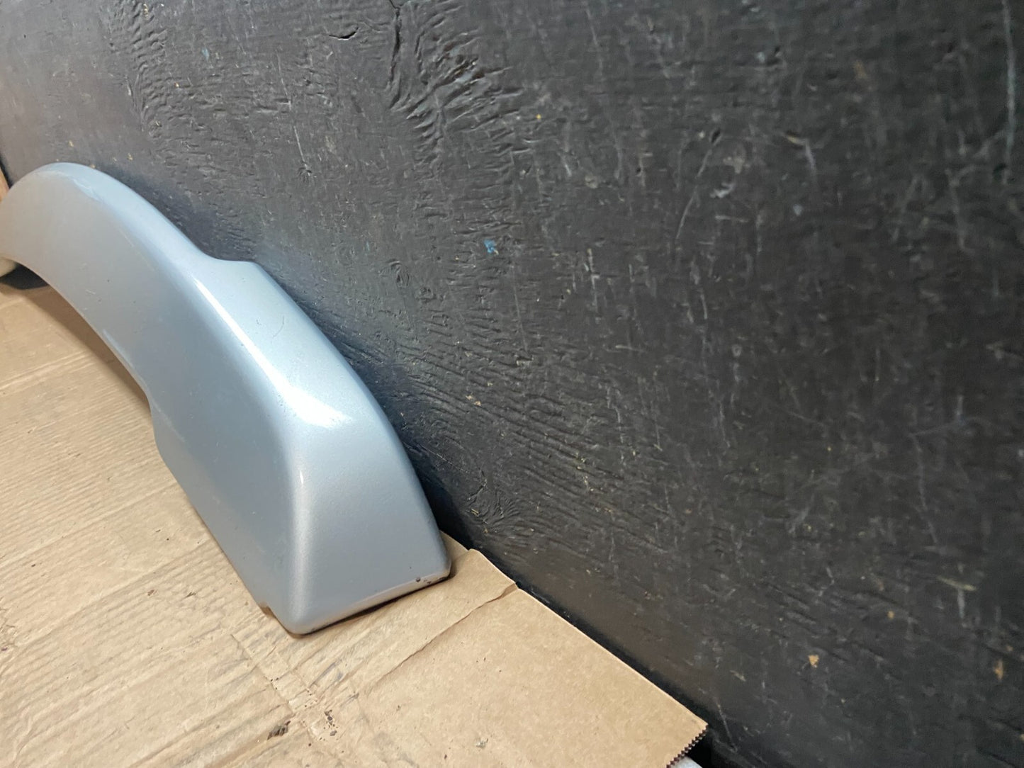 2008 to 2014 Land Rover LR2 Rear Trunk Tail Light Lift Gate Spoiler O3103 DG1