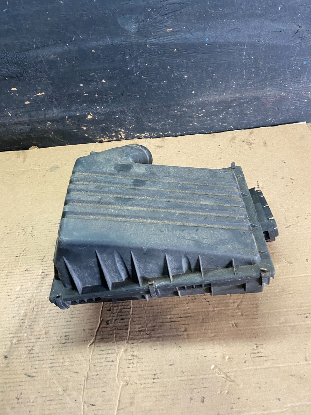 2007 to 2010 BMW X5 Air Intake Cleaner Filter Housing Box OEM R2086 DG3