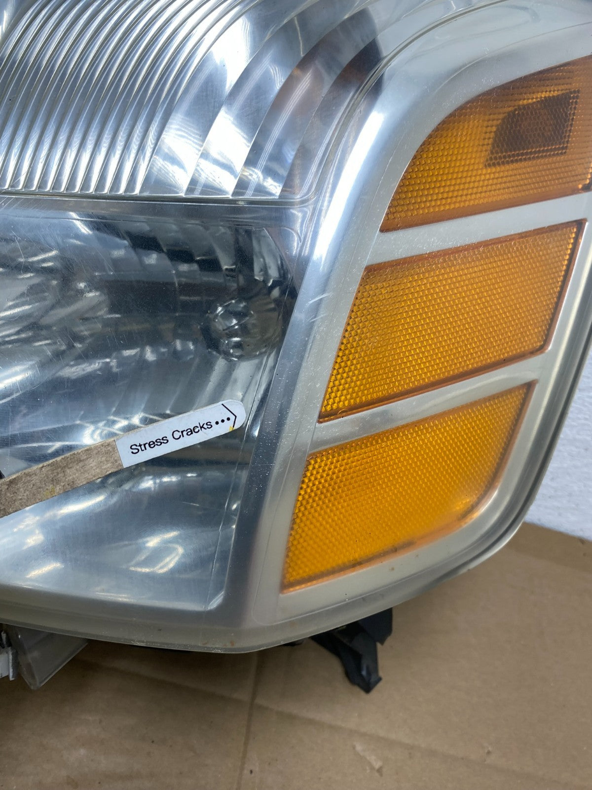 2004 to 2007 Nissan Armada Left Driver Lh Side Headlight Halogen AC3772 DW4
