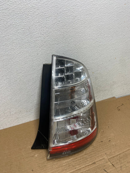 2006 to 2009 Toyota Prius Tail Light Right Passenger Side AD3896 LK2