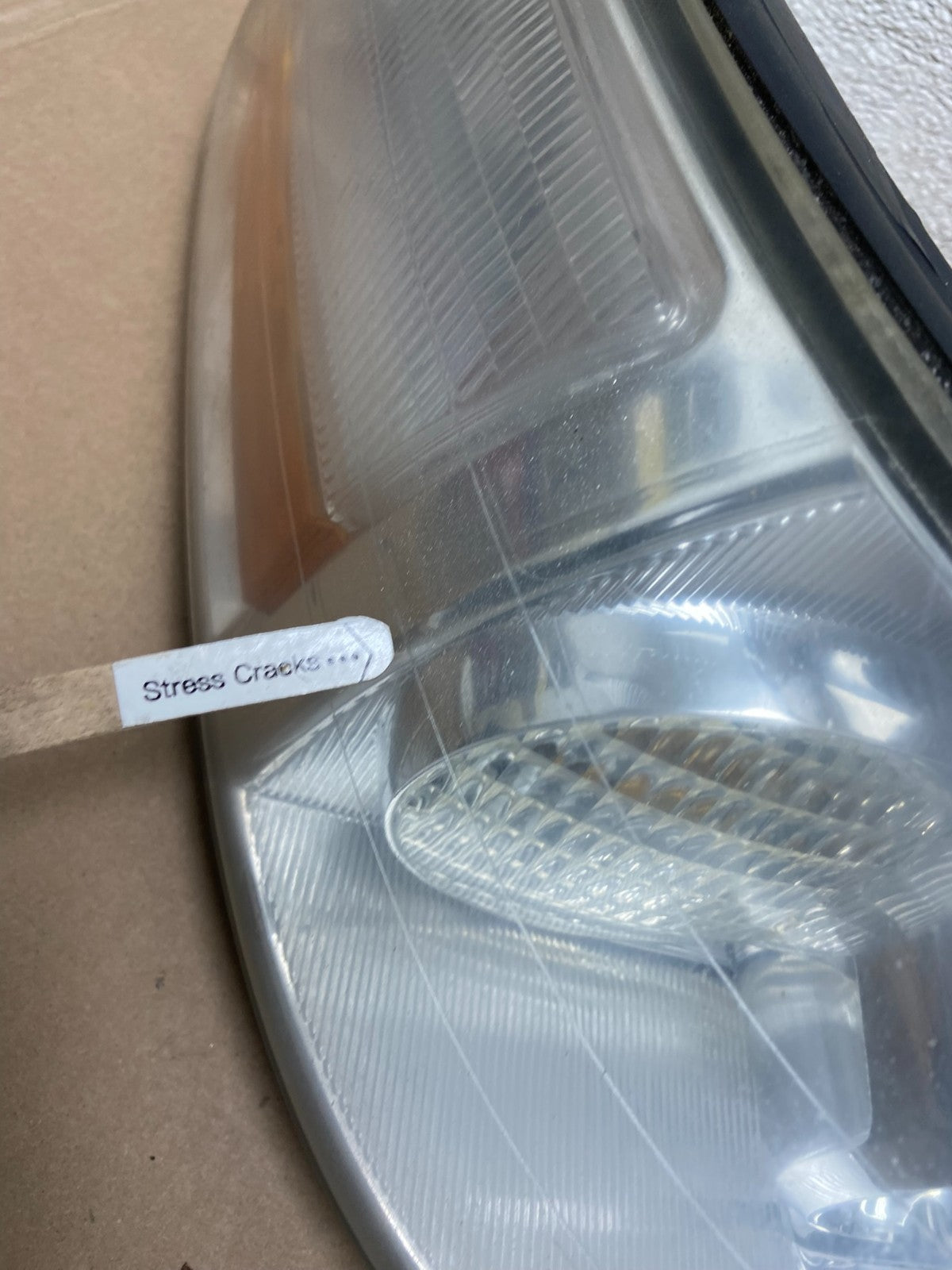 2005 to 2011 Lincoln Town Car Right Passenger Rh Side Headlight AB5017 DW3