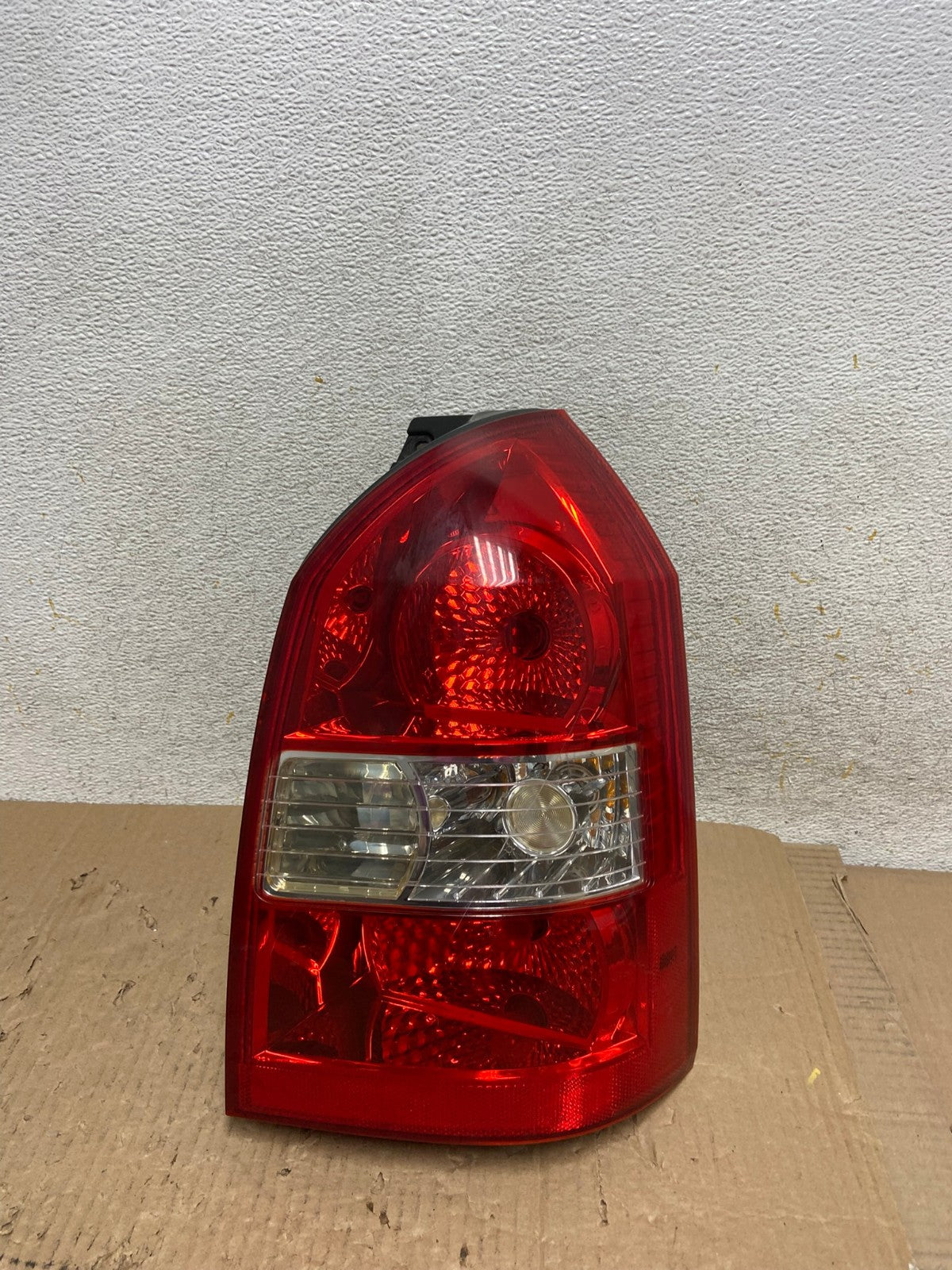 2005 to 2009 Hyundai Tucson Right Passenger Rh Tail Light AI1364 LK0