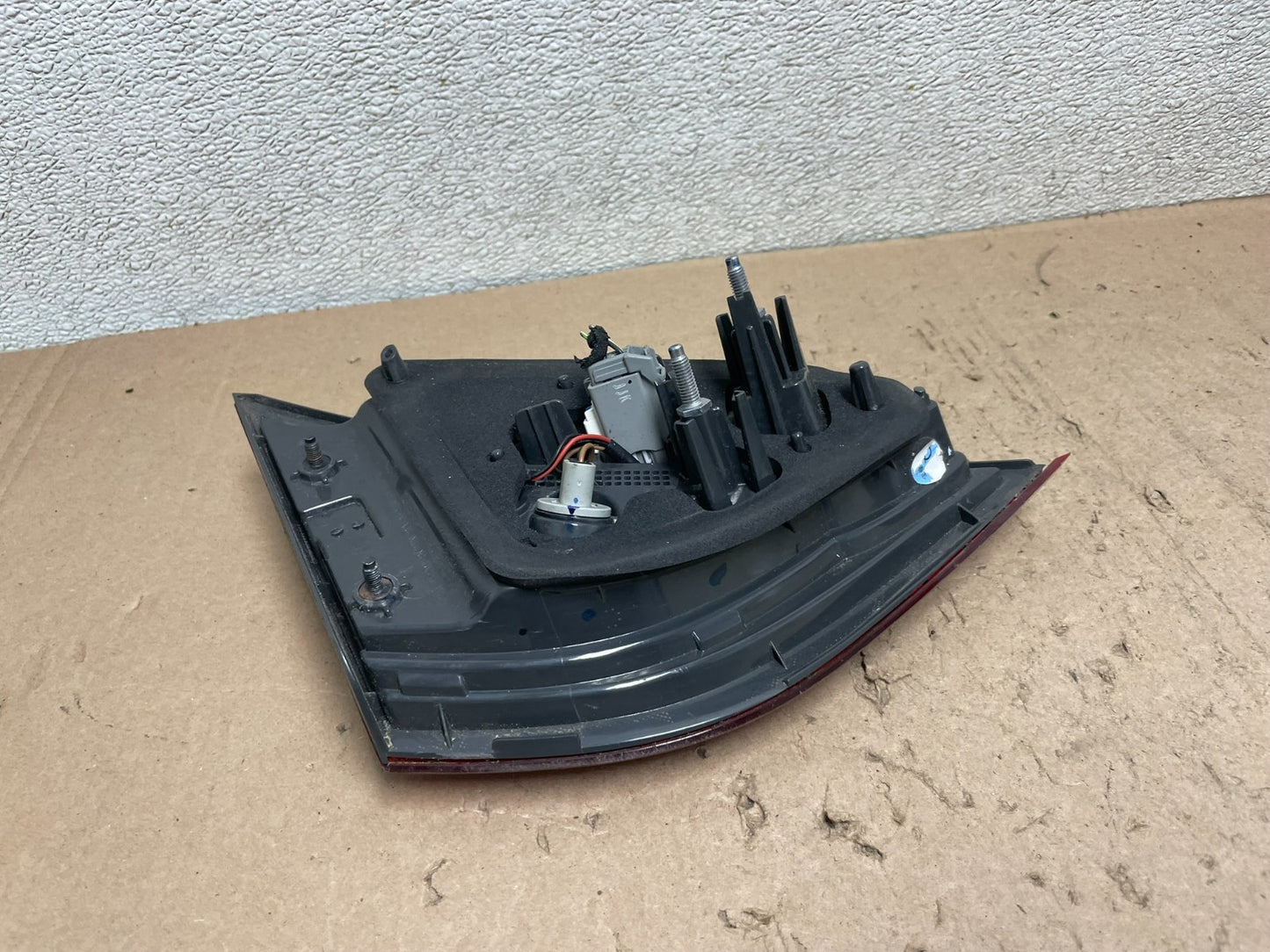 2015 to 2017 Chrysler 200 Sedan Right Passenger  Inner Tail Light Oem Q4847 DW6