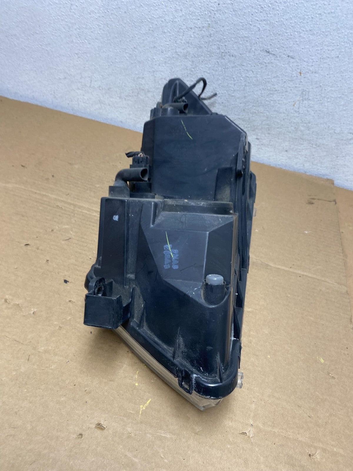 2009 to 2017 Dodge Journey Headlight Right Passenger Rh Halogen AD3890 DW8