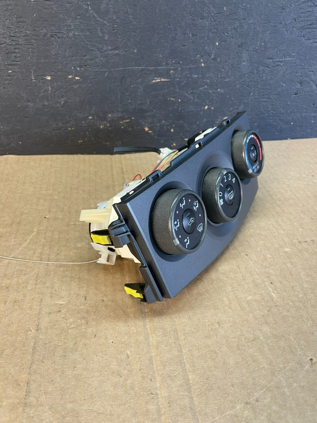 2009 to 2013 Toyota Corolla Climate Heater A/C AC Control Panel AF3652 DG1