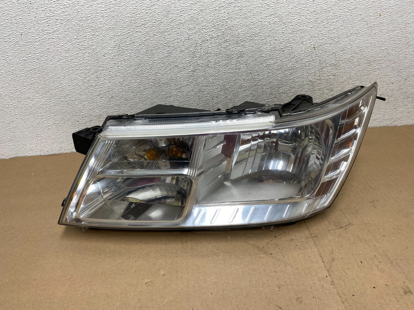 2009 to 2017 Dodge Journey Headlight Left Driver Lh Side Halogen AG4537 DW0