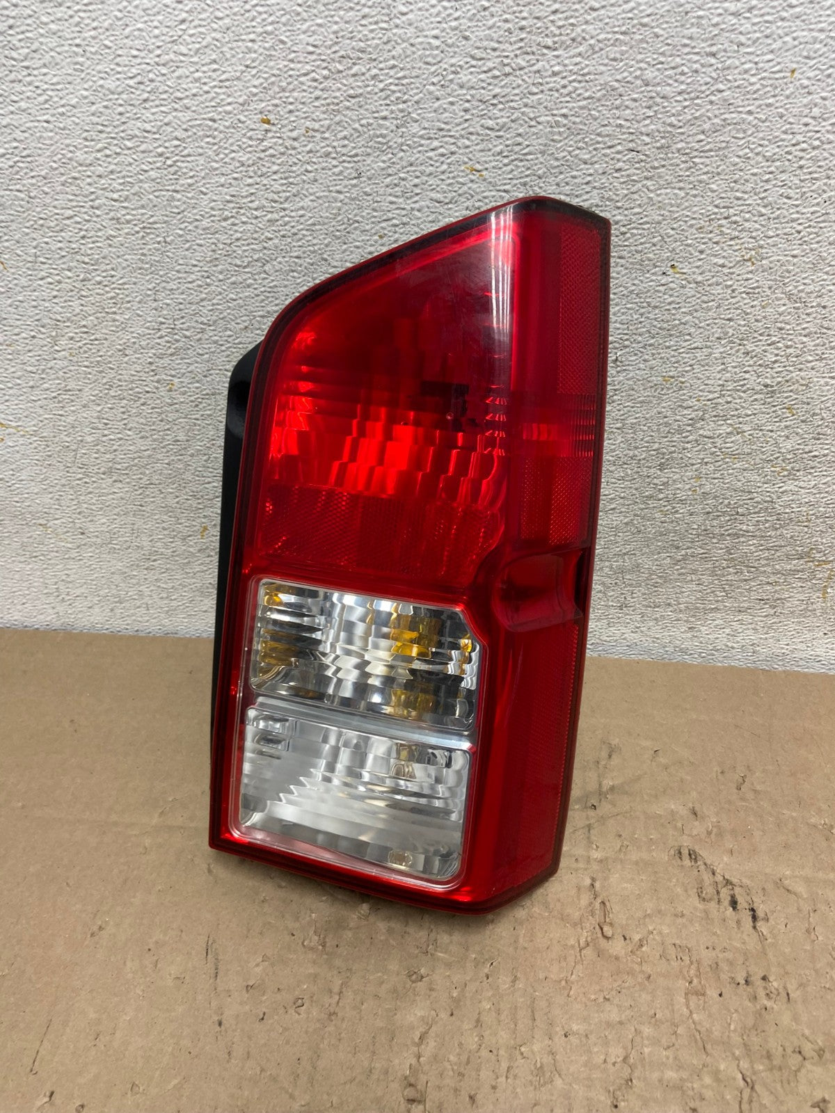 2005 to 2012 Nissan Pathfinder Right Passenger RH Side Tail Light AI2478 LK0