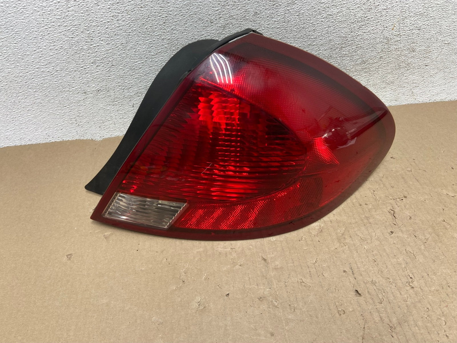 2000 to 2003 Ford Taurus Right Passenger Rh Side Tail Light AG6938 LK0