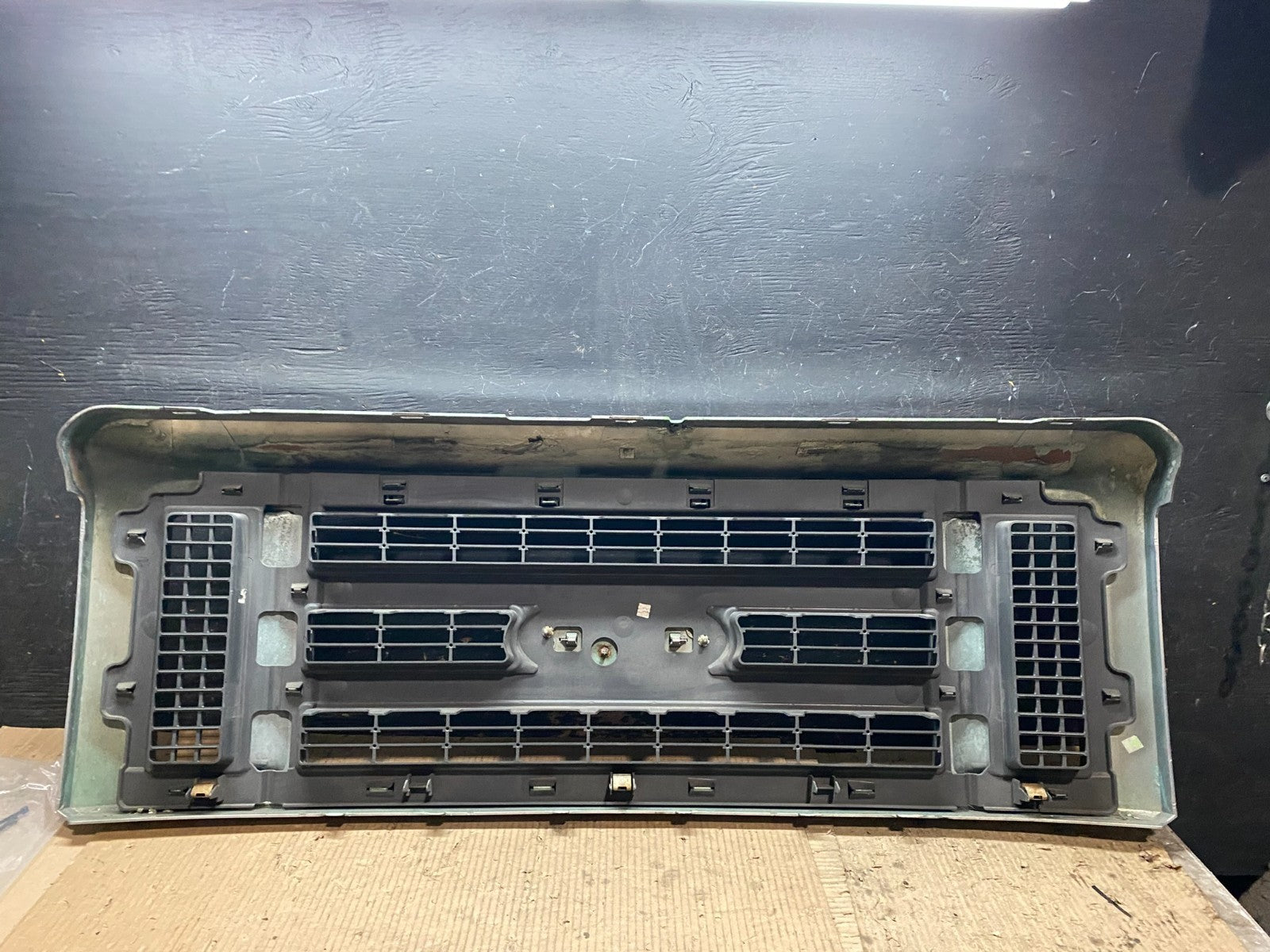 2008 to 2014 Ford Econoline E150 E250 Front Upper Chrome Grill Grille w6105  DG7