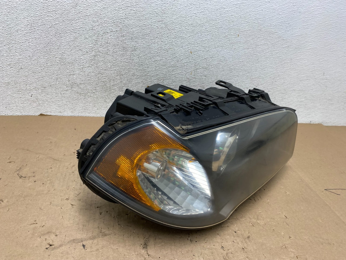 2004 to 2006 Bmw X3 Right Passenger Rh Xenon Headlight AG4458 DW2