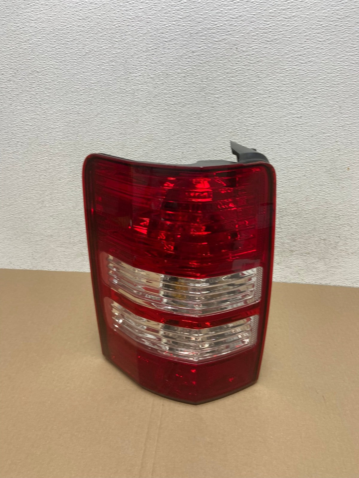 2008 to 2012 Jeep Liberty Left Driver Side Lh Tail Light AE9399 LK0