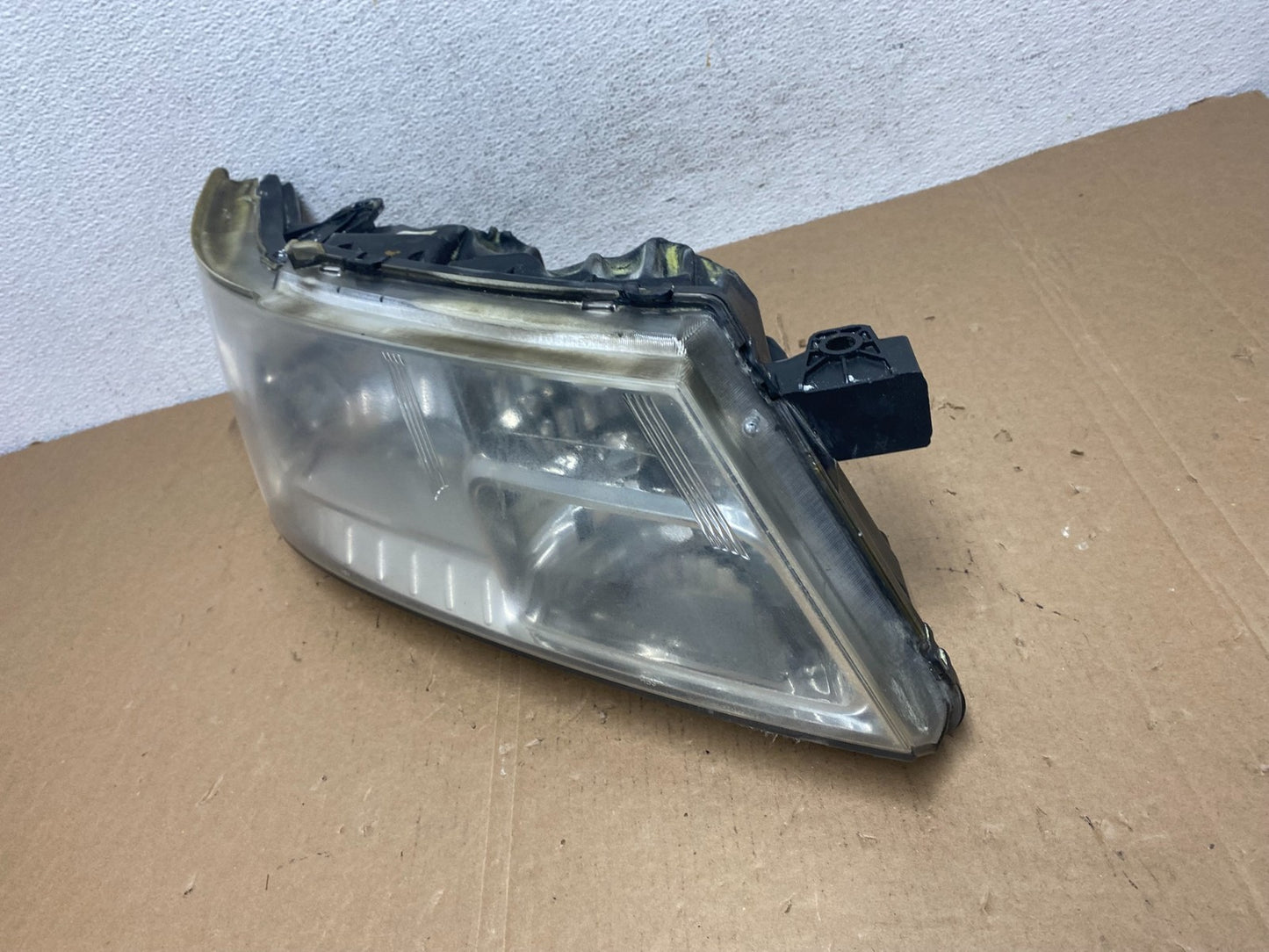 2009 to 2017 Dodge Journey Headlight Right Passenger Rh Halogen AD7947 DW1