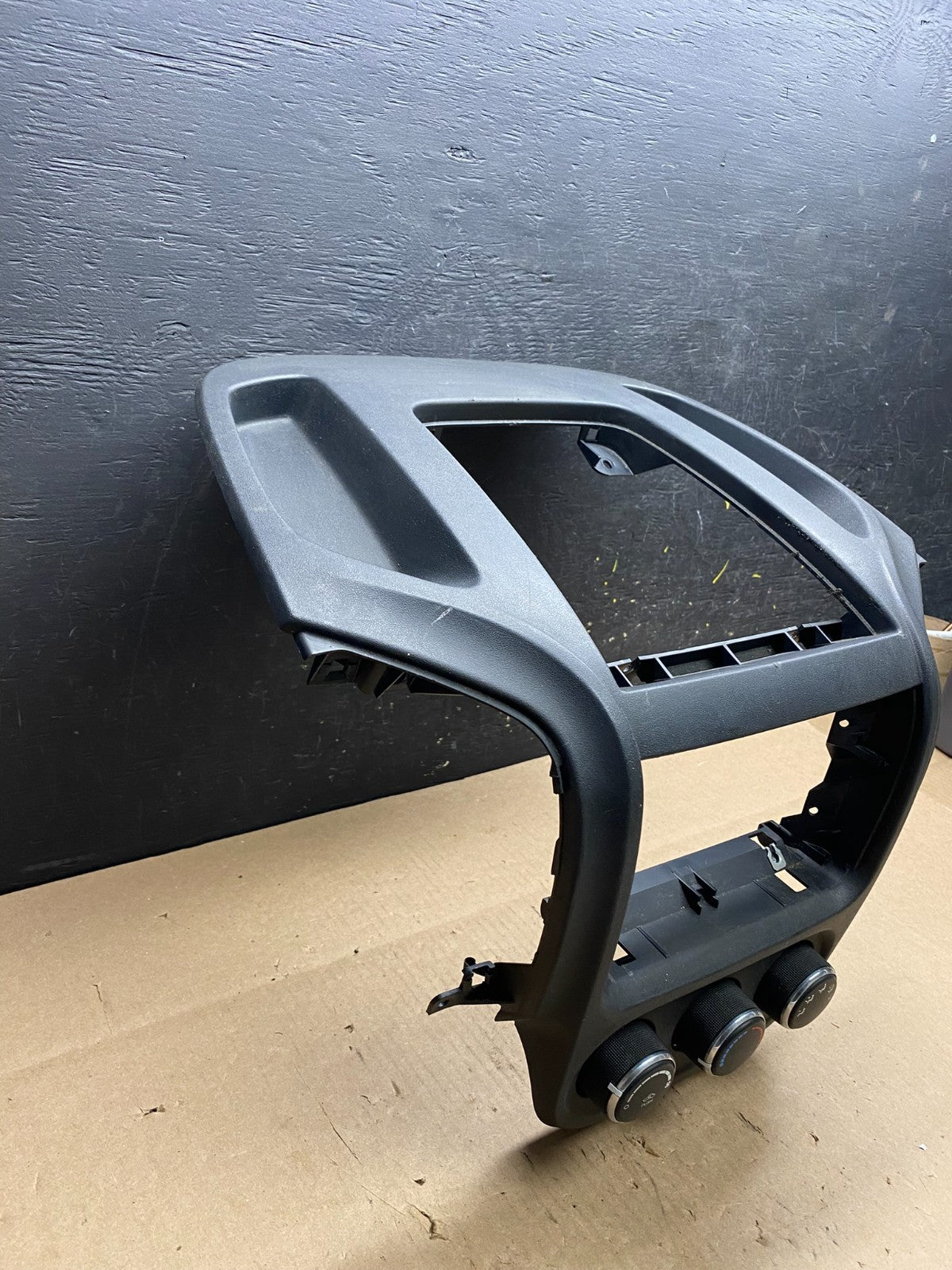 2014 to 2018 Dodge Promaster 1500 Radio Climate Control Panel Bezel t4543 DG2