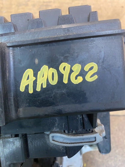 2004 2005 Dodge Durango  Fuse Box Relay Unit Module Body Control AA0922 DG7