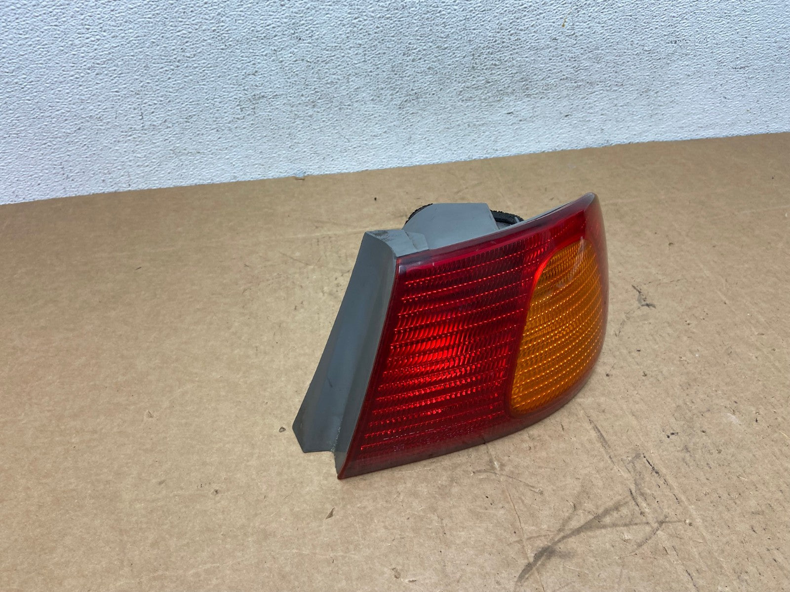 1998 1999 2000 Toyota Corolla Right Passenger Side Tail light AD6265 LK2