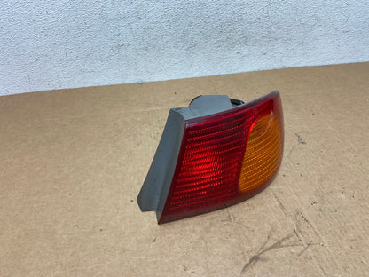 1998 1999 2000 Toyota Corolla Right Passenger Side Tail light AD6265 LK2