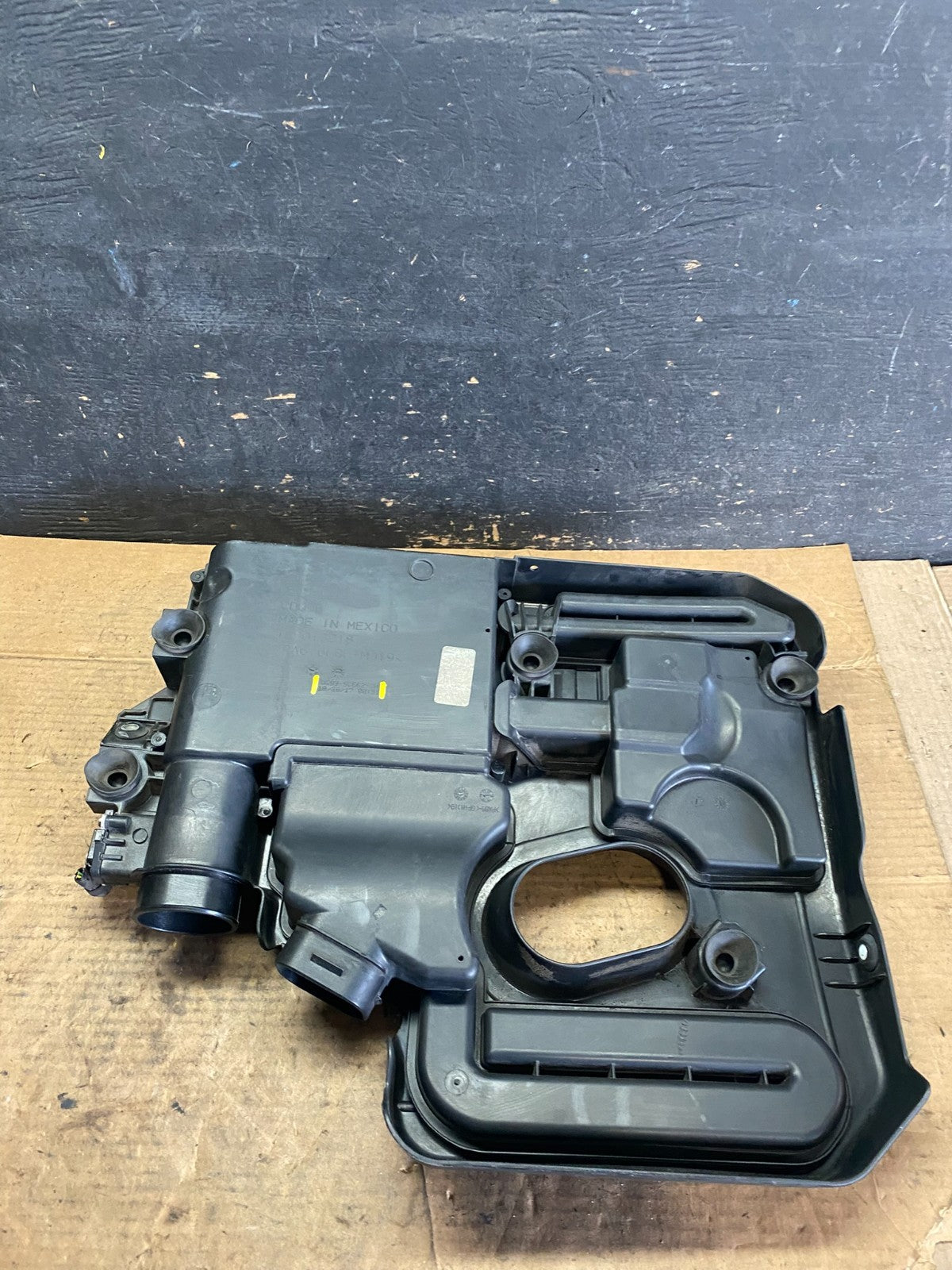 2013 to 2020 Ford Fusion Engine Motor Cover Shield  Black q8606 DG5