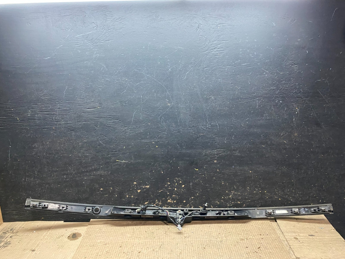 2016 - 2019 Ford Explorer Interceptor Rear Tailgate Molding With Camera X0212 DG6